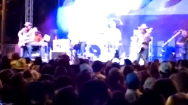 Turnpike Troubadours sing Every Girl @ Lewisville Western Days 29Sep2017