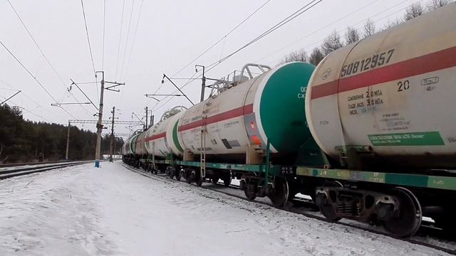 2ЭС6-479 "Синара" с грузовым поездом подъезжает к станции Арамиль