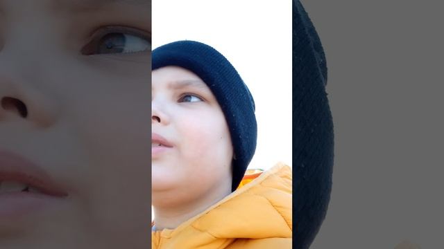 Идём до папы сниму для вас видео челлендж
Весь день на кровати