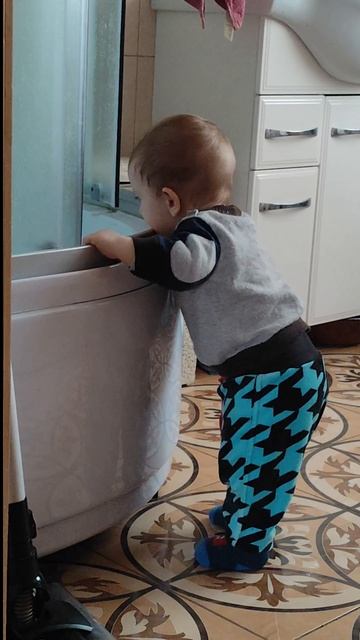 ТОЧИТ ПЕРВЫЙ ЗУБ