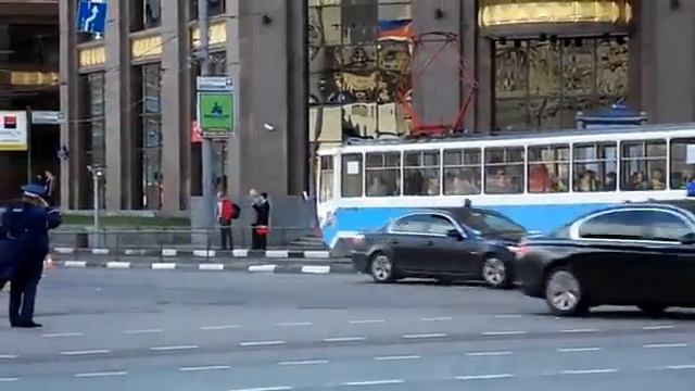 Президентский кортеж  весь город ждёт