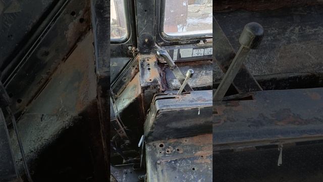 Синий Трактор немножко помылся.