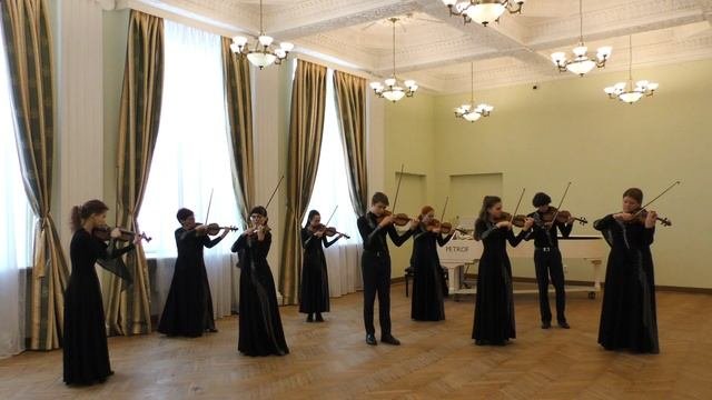 Образцовый художественный коллектив Ансамбль скрипачей 