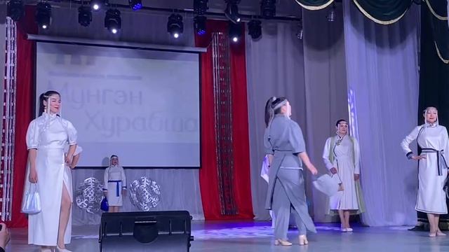 Коллекция "Усть-Ордынские жемчужины" дизайнера Оксаны Алхунсаевой