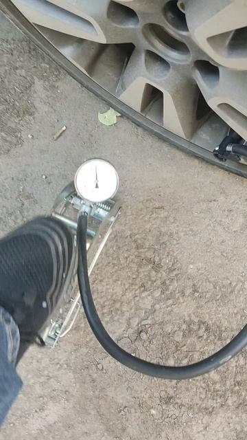 автомобильный насос ножной производство ульяновского авиакомплекса с большим цилиндром качает быстро