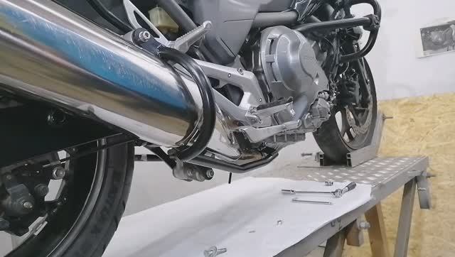 ИНСТРУКЦИЯ!  Установка защиты глушителя  на мотоциклы Honda NC 700 750  X S