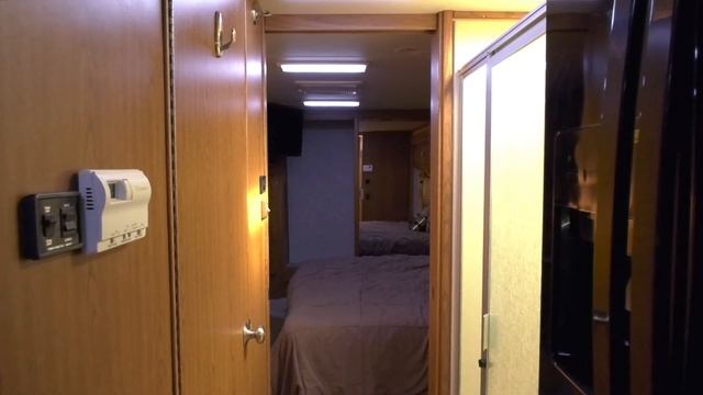 Motorhomes of Texas 2006 Tiffin Phaeton 40 TSH # P1328A SOLD