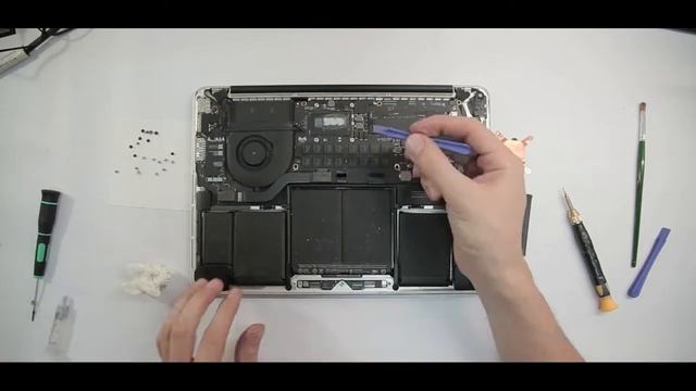 Профилактика системы охлаждения Macbook Pro Retina