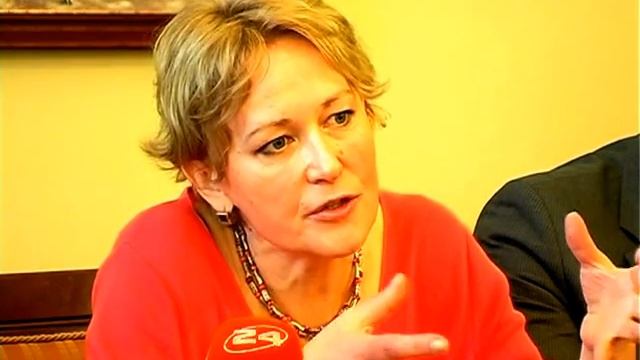 Фанам у Львові пропонують гриль і цікаве шоу.mpg
