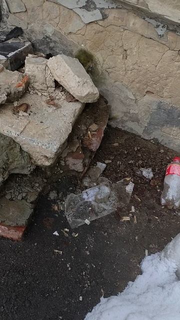 7 марта 2025 г., 10:23:18
Двор П. Осипенко 48 - парит
VID_20250307_102238842