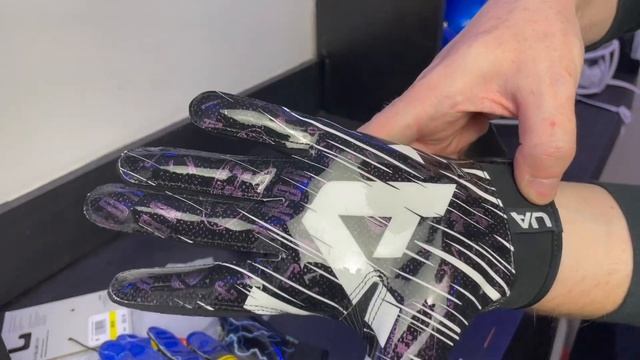 Under Armour Blur Football Gloves // Try O n &First Impression