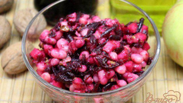 Свекольный салат с фасолью и яблоком