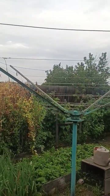Очень интересная идея!!! Сушилка для белья в виде карусели!!!!