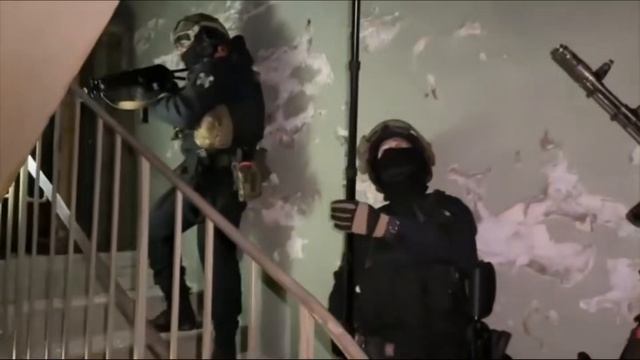 Мужчину, открывшего стрельбу на крыше дома в Мурманске нейтрализовали. 31 марта 2025 г.