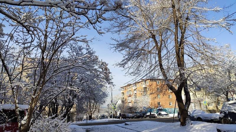Снег в марте , район Моргородка . Владивосток