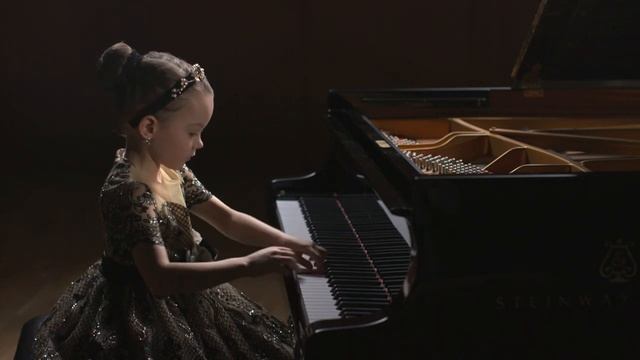 Агафья_Корзун,_6_лет,_Пятнашки,_С_С_Прокофьев