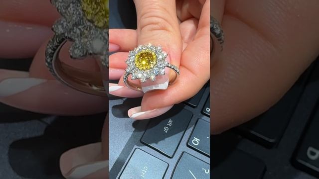 💛В чем уникальность жёлтых фантазийных бриллиантов и почему они такие желанные?💛