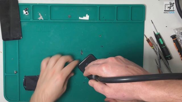 Замена заднего стекла iPhone 8