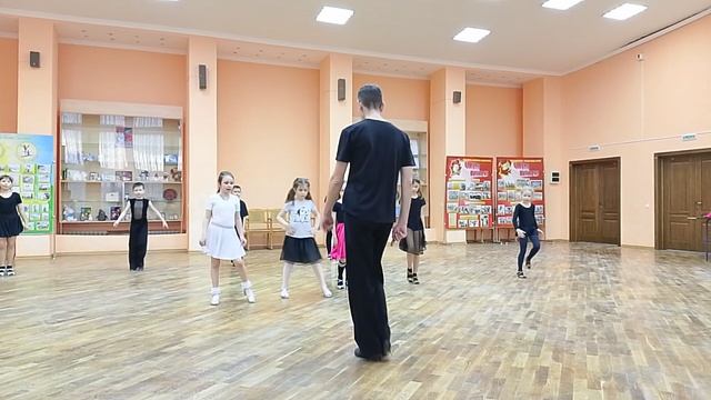 тренировка 7 лет  Спортивные бальные танцы-1001 песенка