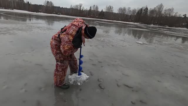 Весенняя рыбалка -  2025 в поиске крупного окуня -  РАЗВЕДКА ВОДОЁМА - 56 .Подводная съёмка .