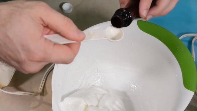 EASY DIY MERINGUE COOKIES