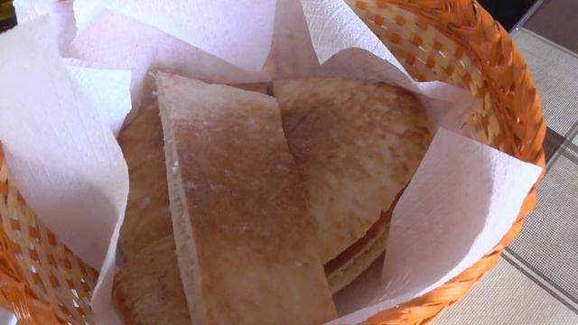 КИПР: Еда за 12 евро в городе Ларнака... остров Кипр... Larnaca Cyprus