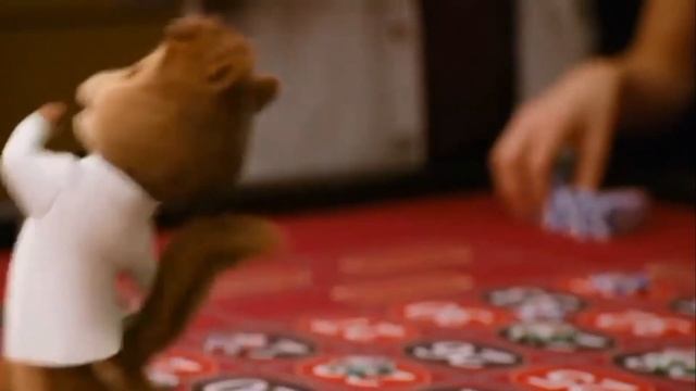 Элвин и Бурундуки поют Кайфули (Ганвест)