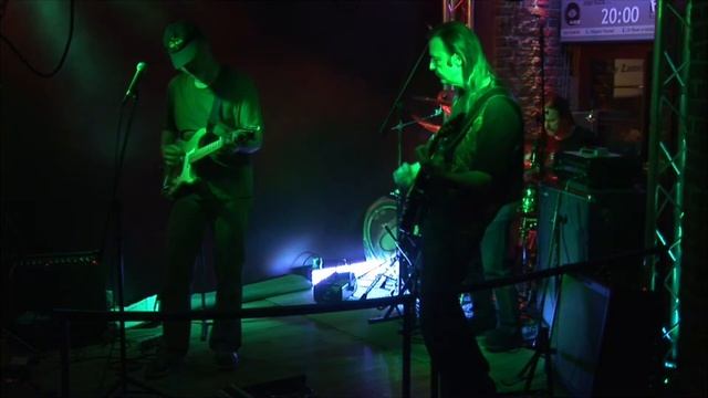 04-07-2014 Last Minute live on stage at Alligators