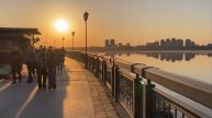 Казань, вечер воскресенья 30 марта 2025 г. Кремлевская набережная.