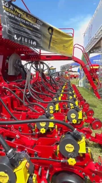 Широкозахватный посевной комплекс Center Box с устройством точного высева Toplanting