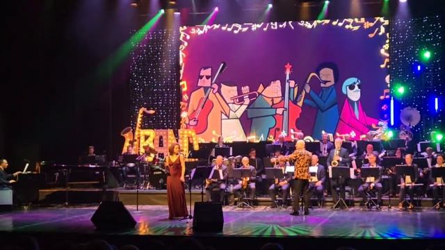 Дирижёр Андрей Балин. Сургут Экспресс-Бэнд. Певица Карина Кожевникова