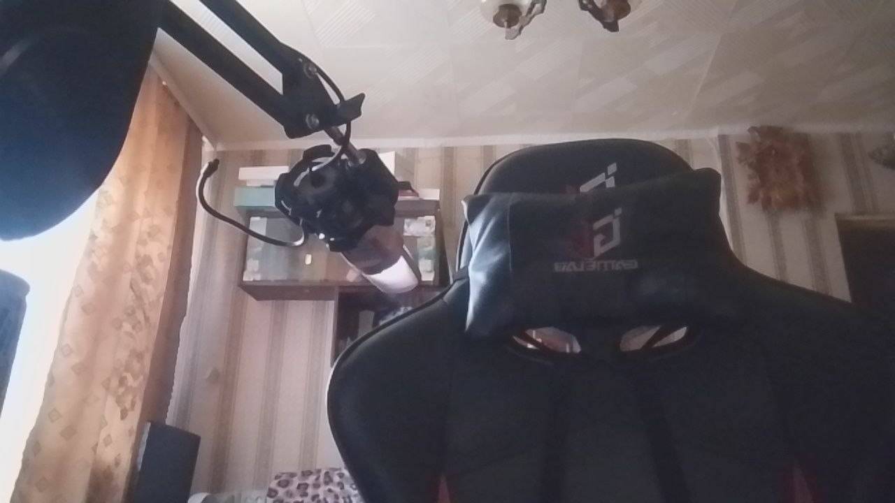МОЙ СТУЛ СТРИМИТ!!!!