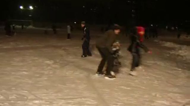 2011_01_07 Первый раз в жизни на коньках.