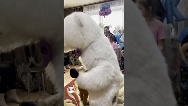 Приятно, когда близкие и друзья поздравляют с Днём рождения. Сюрприз для очаровательной Раджаба!