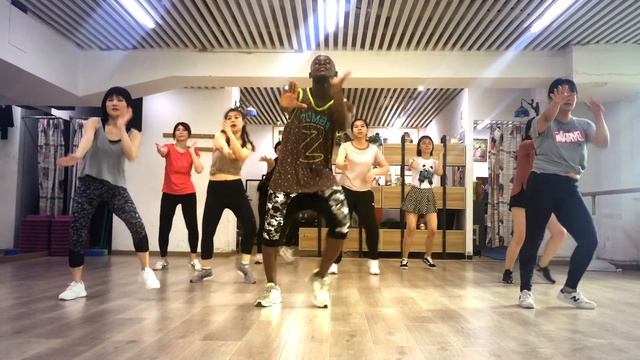 Date La Vuelta - Luis Fonsi, Sebastián Yatra, Nicky Jam - Zumba