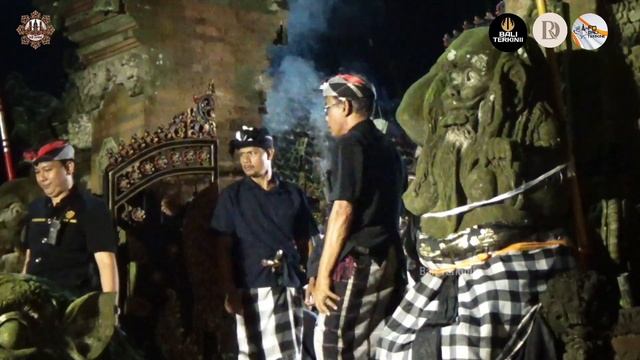 Edisi LUH PUCUK Berperan sebagai Mbok Emban Calonarang ring Jaba Sisi Pura Dalem Agung Padangtegal