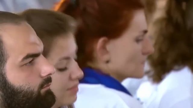 И это наш ППРФ Д. А. Медведев - Вы держитесь или идите в бизнес!