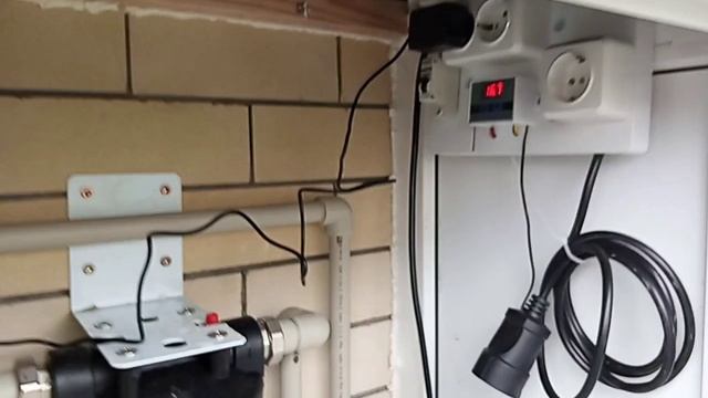 Почему шкаф для оборудования установить дешевле, чем построить хозблок своими силами?