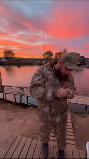 Подготовка к запуску на форелевой рыбалке