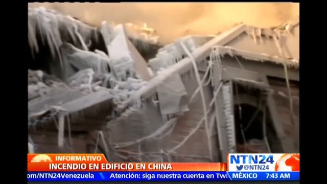 Mueren cinco bomberos mientras intentaban sofocar incendio de un edificio en China