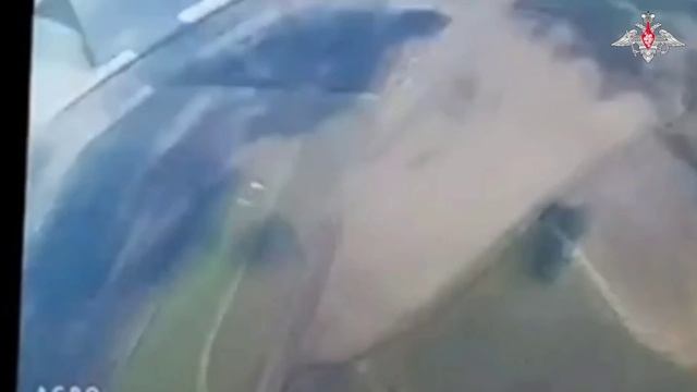 Уничтожение_разведовательного_БпЛА_самолетного_типа_оператором_FPV.mp4
