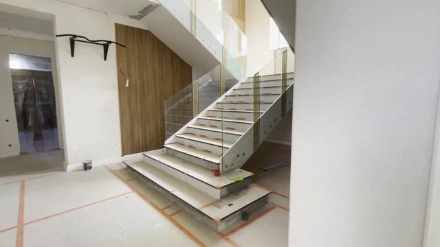 Ограждения из стекла и нержавеющего металла СтаирсПром