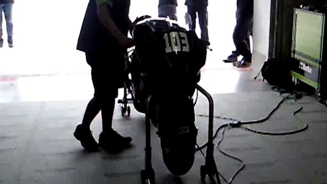 Kawasaki ZX-10R Ninja 2011 testing in Suzuka circuit