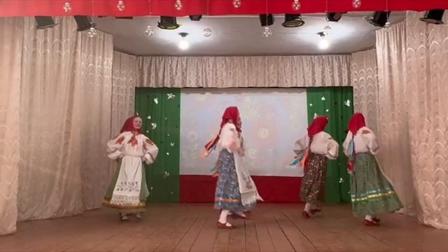 Танцевальная группа "Девчата" Танец "Сентитюриха"
