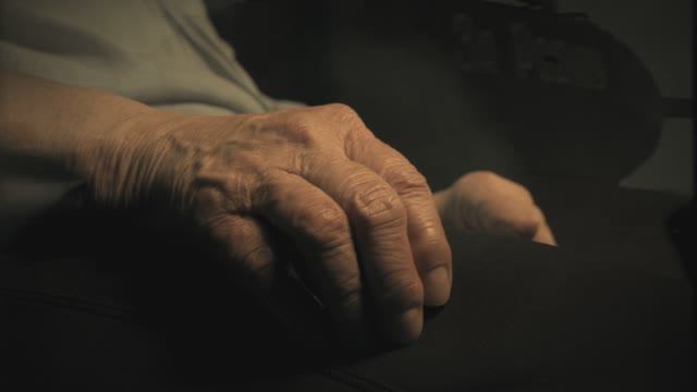 Андрей Дементьев
Баллада о матери
Читает Кира Комарова