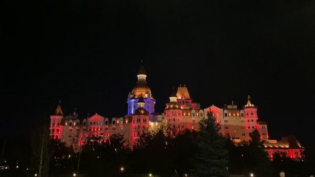 Адлер. Сириус. Вечер. Отель Богатырь.