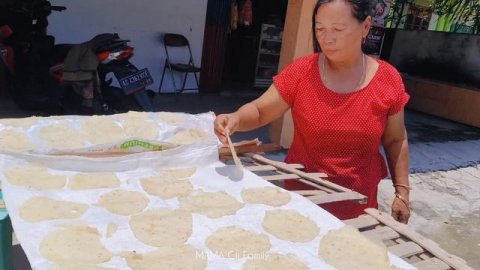 PAGI" DITLF MAKMI DISURUH KERUMAHNYA ADA APA HA??MAKAN SIANG BARENG" MENU SAYUR BOBOR SAMPEK NAMBAH