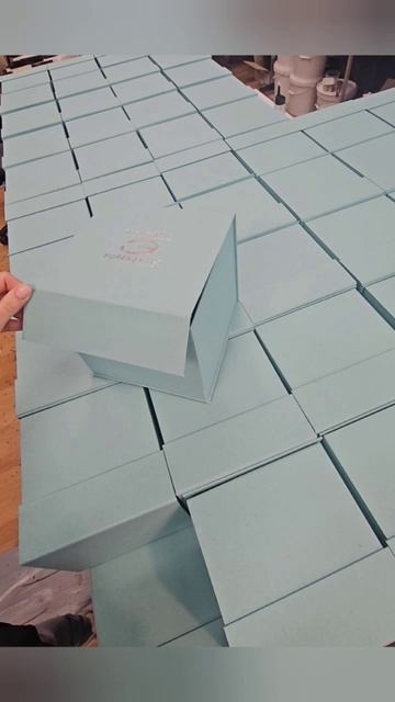 Квадратные подарочные коробочки с логотипом оптом в Щелково