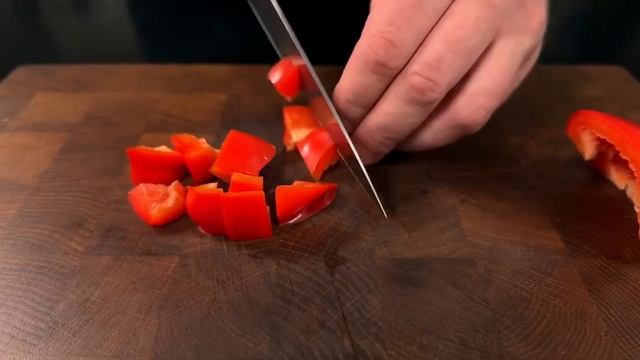 Этот сладко-кислый соус делает курицу по-настоящему неотразимой! Удовольствие от каждого кусочка ...