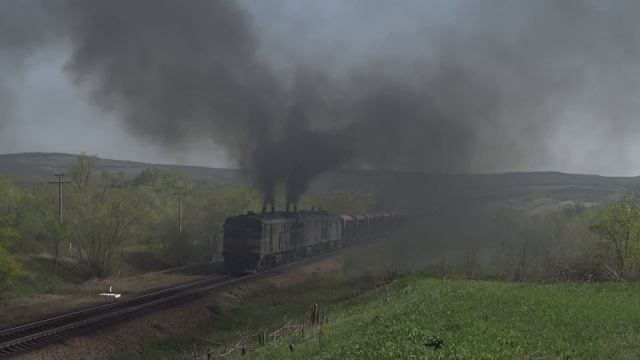 Тепловоз 3ТЭ10М-1260Б 1041В 1249Б МЕДВЕДЬ. Привет машинисту!